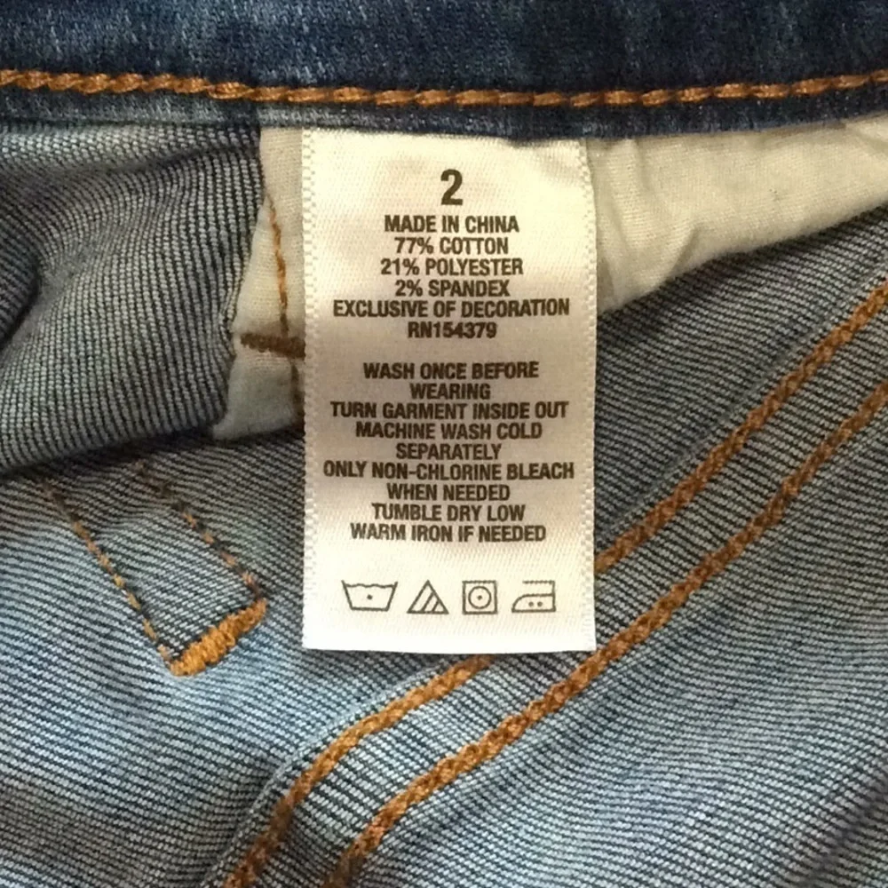 Aeropostale MIDI destroyed denim short